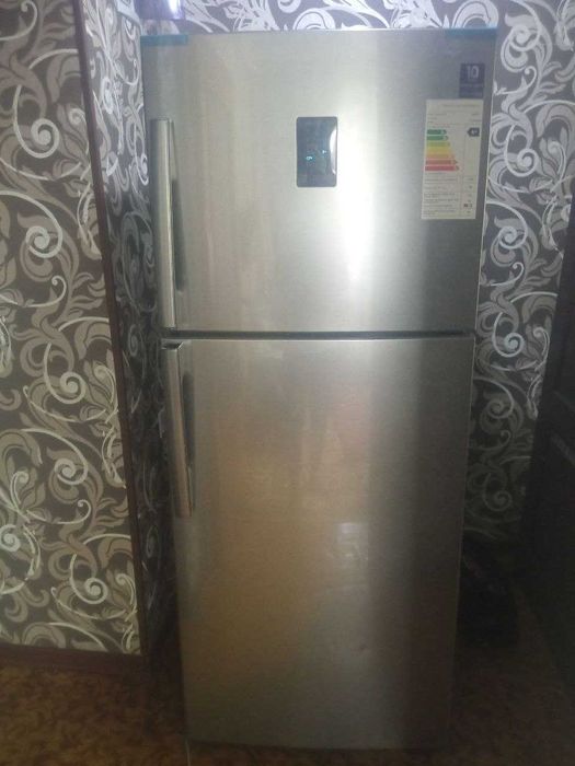 Новый холодильник SAMSUNG