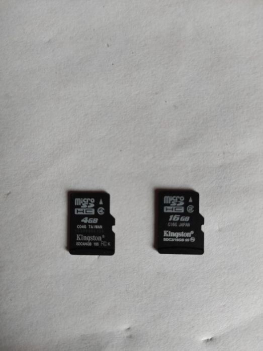 Diferite tipuri de carduri si SDcarduri.
Toate sunt in perfecta stare