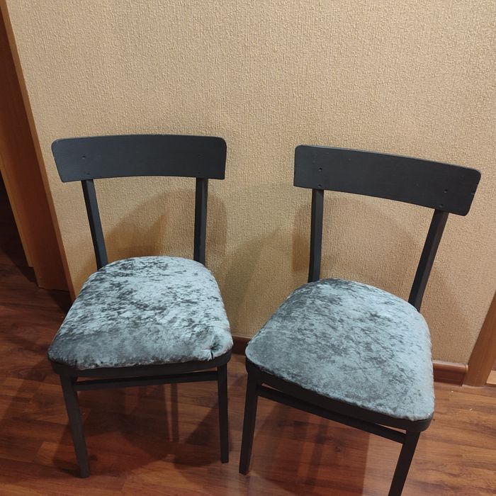 Продам 4 стула,б/у,серого цвета.