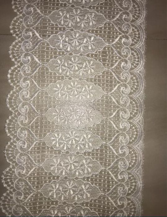 Broderie lata de 30 cm