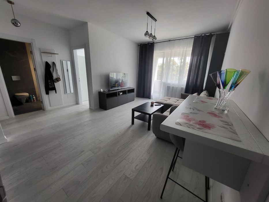Apartament modern cu 2 camere, tip studio, de inchiriat in Sectorul 4, Bucuresti.