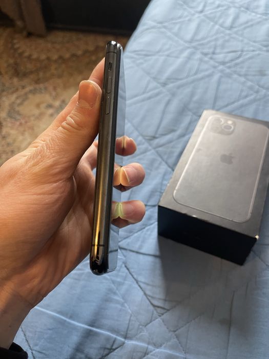 Продам Айфон 11 pro