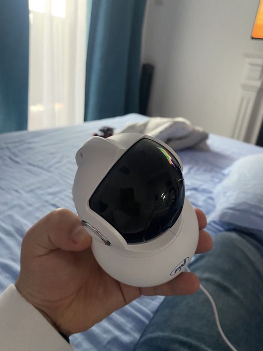 Camera de supraveghere pentru camera! Bebelusi sau altceva