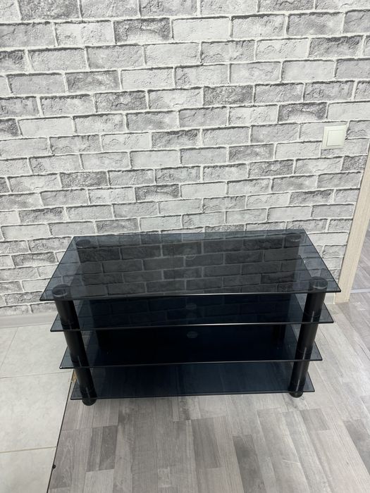 Журнальный столик в гостиную