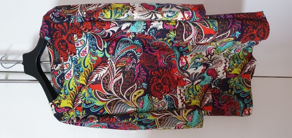 Vand rochie inflorata