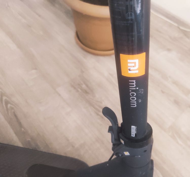 Ел. тротинетка Xiaomi Mi 1S мощност 250W изм. 30 км макс ск. 25 км