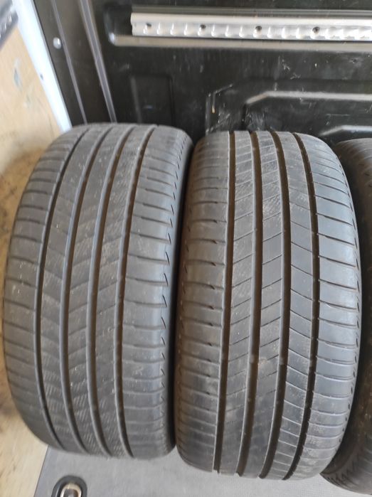 245/40/19 Bridgestone