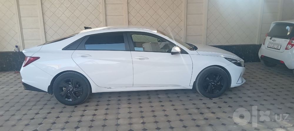Hyundai elantra yili 2021 probeg 1 krug narxi 14800 $