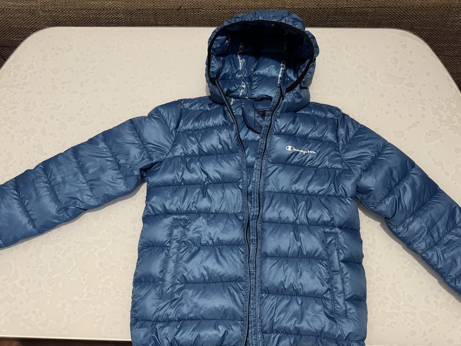 Яке Champion ново