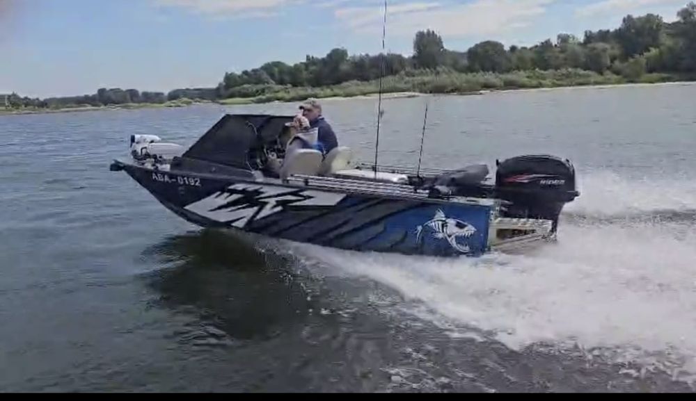 Лодка с прицепом