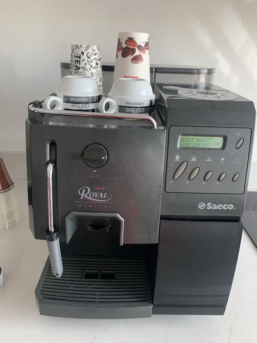 Кафе машина Saeco Royal е Кафеавтомат с кафе на зърна и мляно кафе