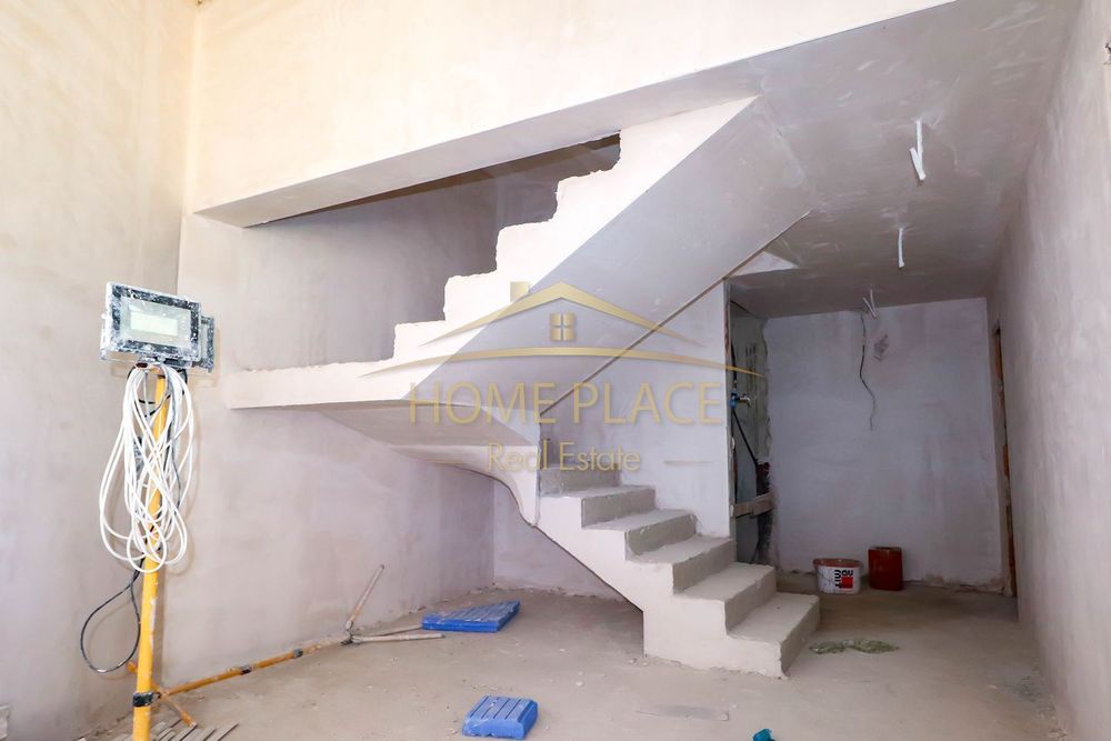 Продава се Тристаен апартамент в Варна, м-т Траката - 102 кв.м за 3344 €/кв.м - Снимка #1