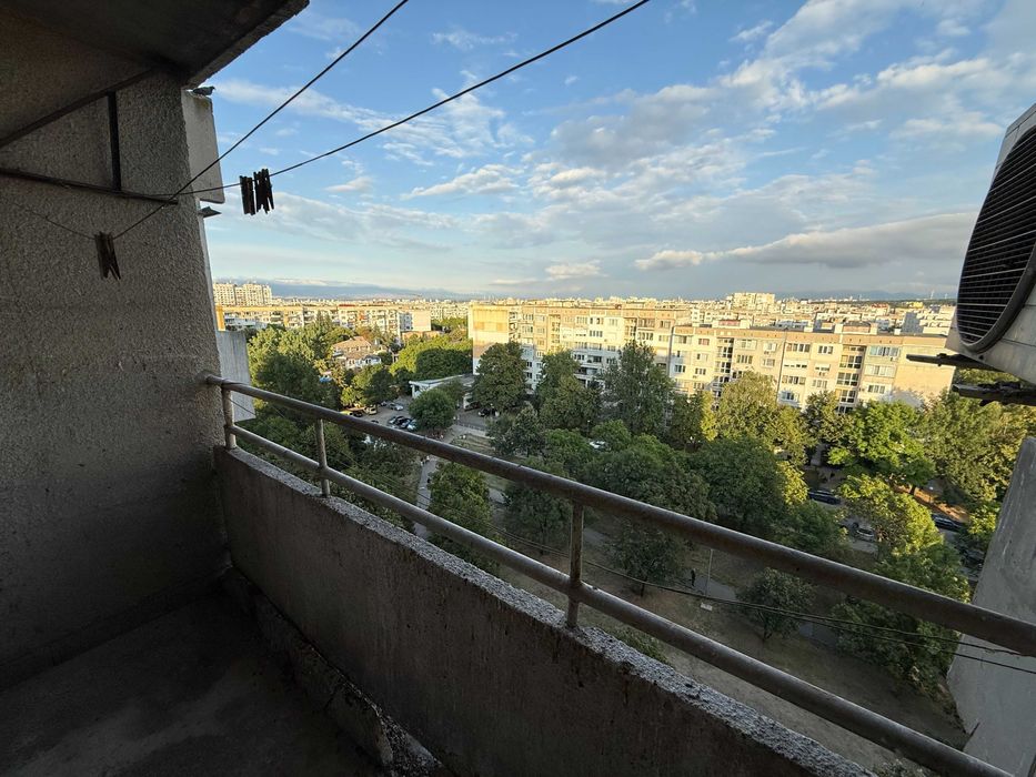 Тристаен имот в ж.к. Люлин 4