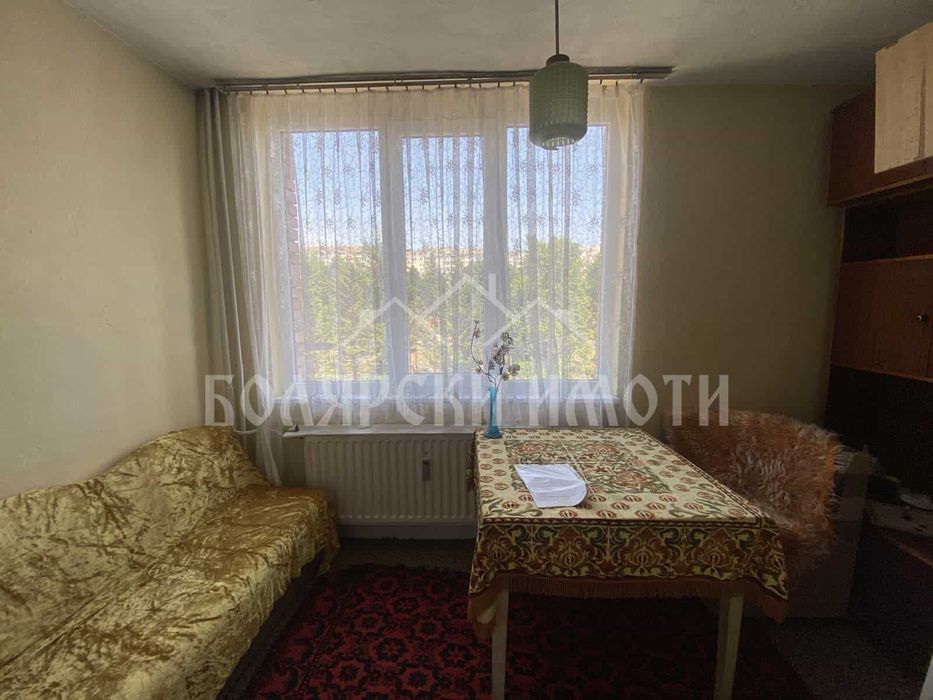 Дава се под наем Тристаен апартамент в Велико Търново, Колю Фичето - 80 кв.м за 230 € - Снимка #2