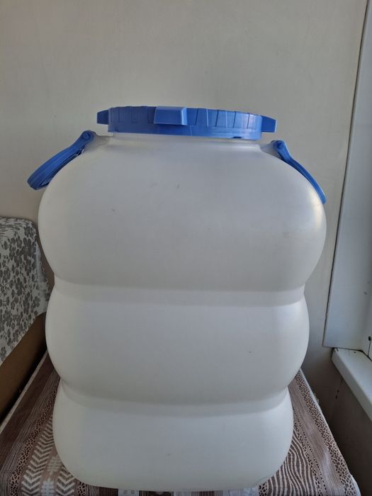 Бак для питьевой воды 60 л