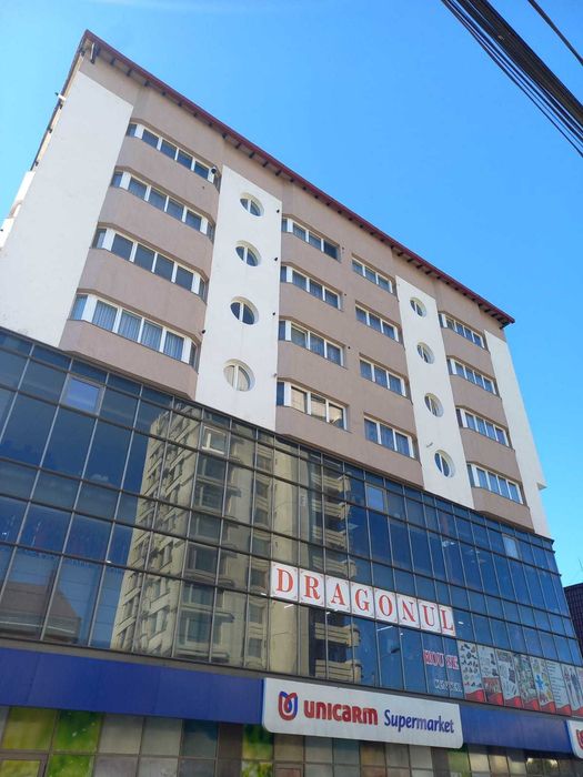 Închiriez apartament 3 camere, DECOMANDAT, 80 mp – Ultracentral, Câmpulung Moldovenesc
