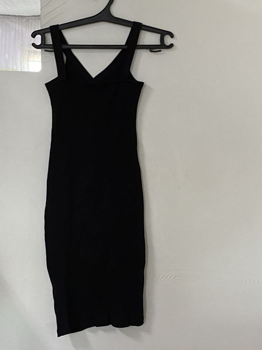 продам платье не одевали ни разу