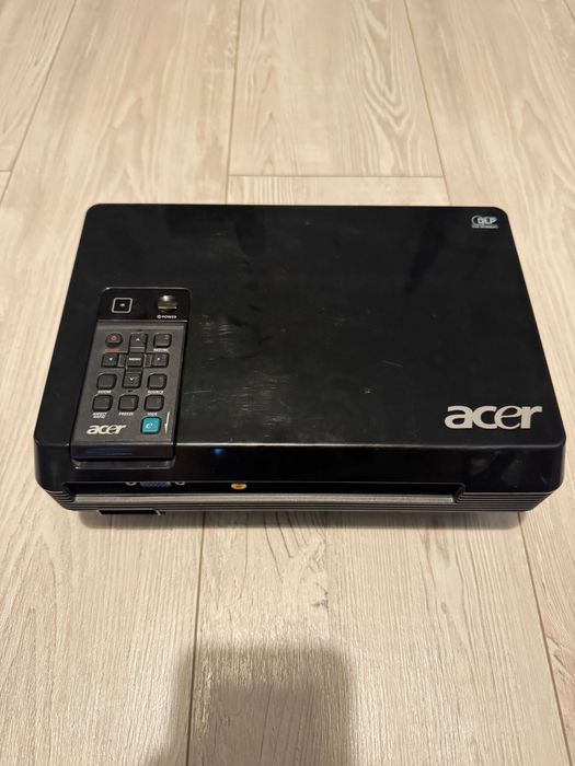 Проектор Acer X1160 с нова лампа - отличен
