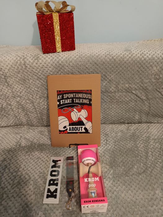 Pachet cadou Kendama Krom Pop-roz