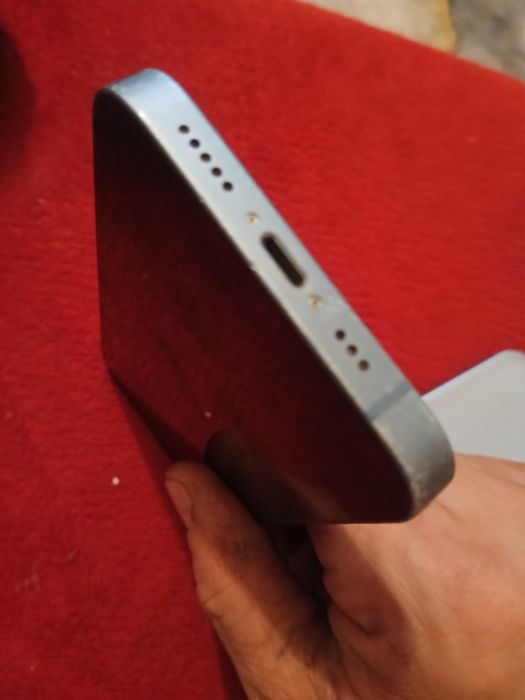 Vand iphone 14 in stare buna.