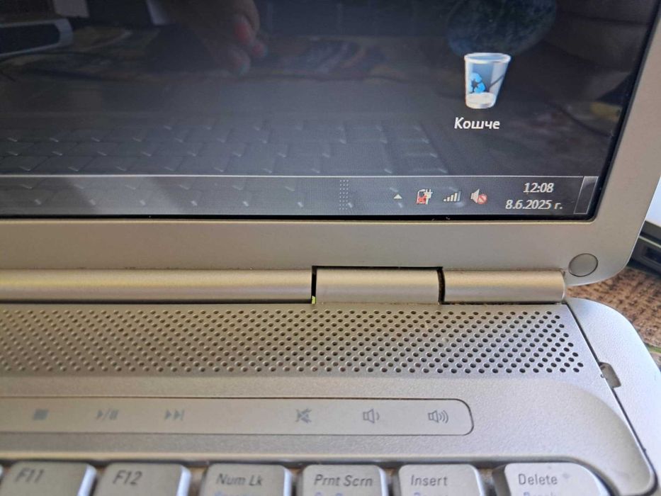 Продавам лаптоп DEEL 15 инча