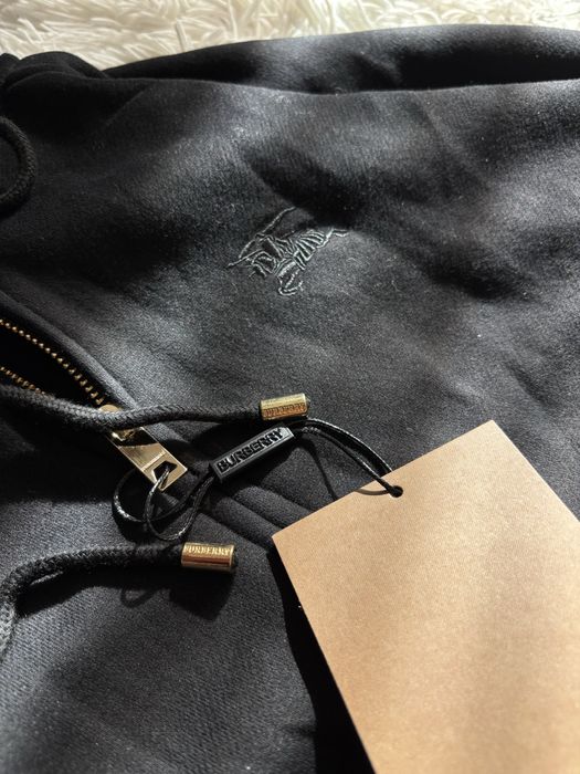 Hanorac Burberry(unisex) Marimea: M pentru femei (XS bărbati)