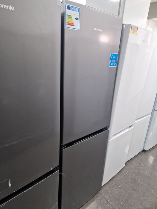 Хладилник с фризер Hisense A++ Нов 55 см