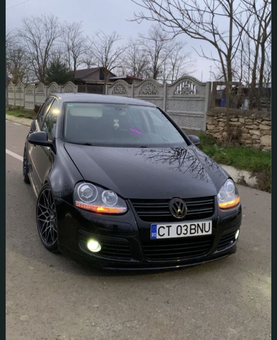 Vând/Schimb golf 5 GT