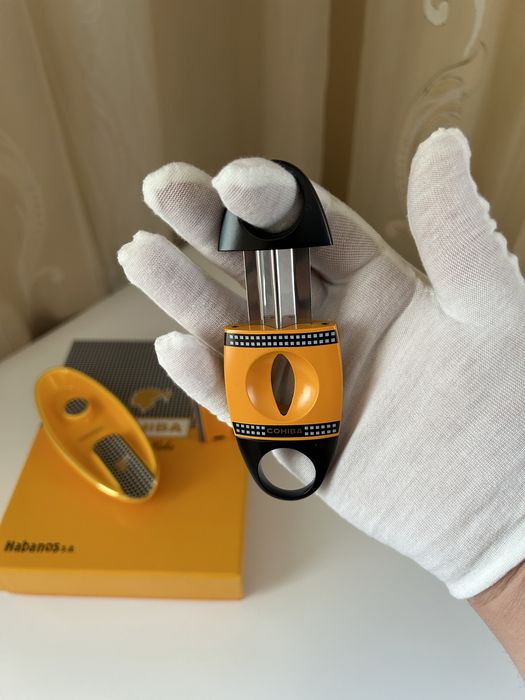 Подаръчен комплект Cohiba – запалка 2 пламъка, резачка, пепелник