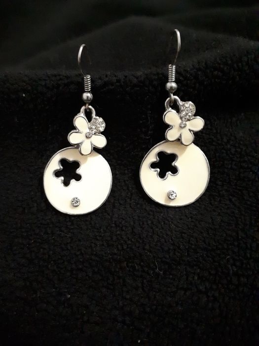 Серьги аккуратные разные