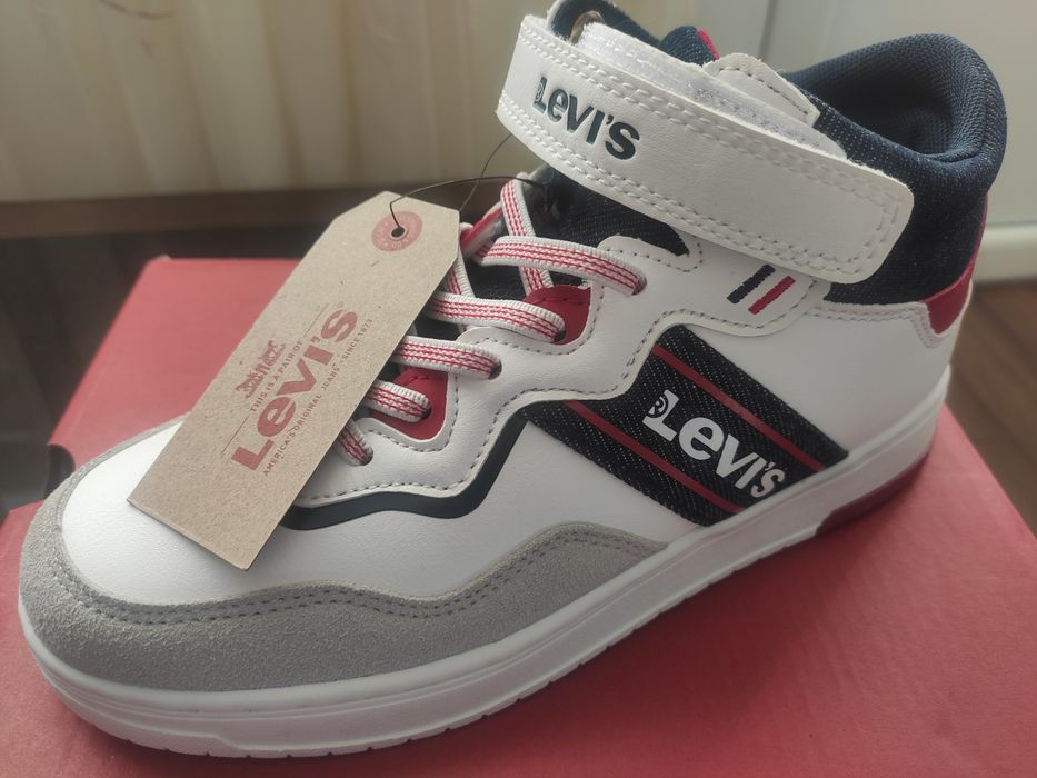 Vând ghete Levis Kids mărimea 35