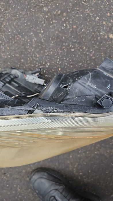 Фара на Toyota Prius