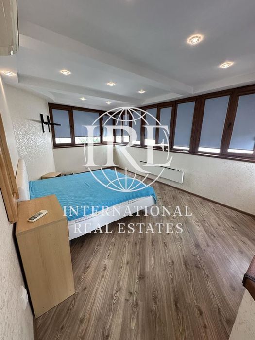 Продава се Четиристаен апартамент в Варна, Център - 188 кв.м за 1112 €/кв.м - Снимка #5