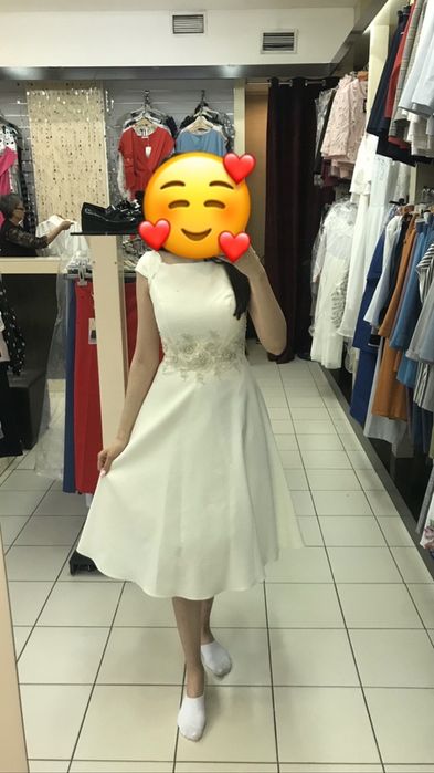 Платье молочного цвета