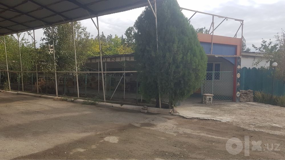 Нотурар бино сотилади