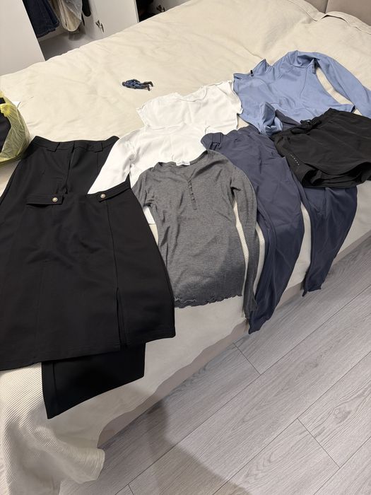 Отдам даром женскую одежду