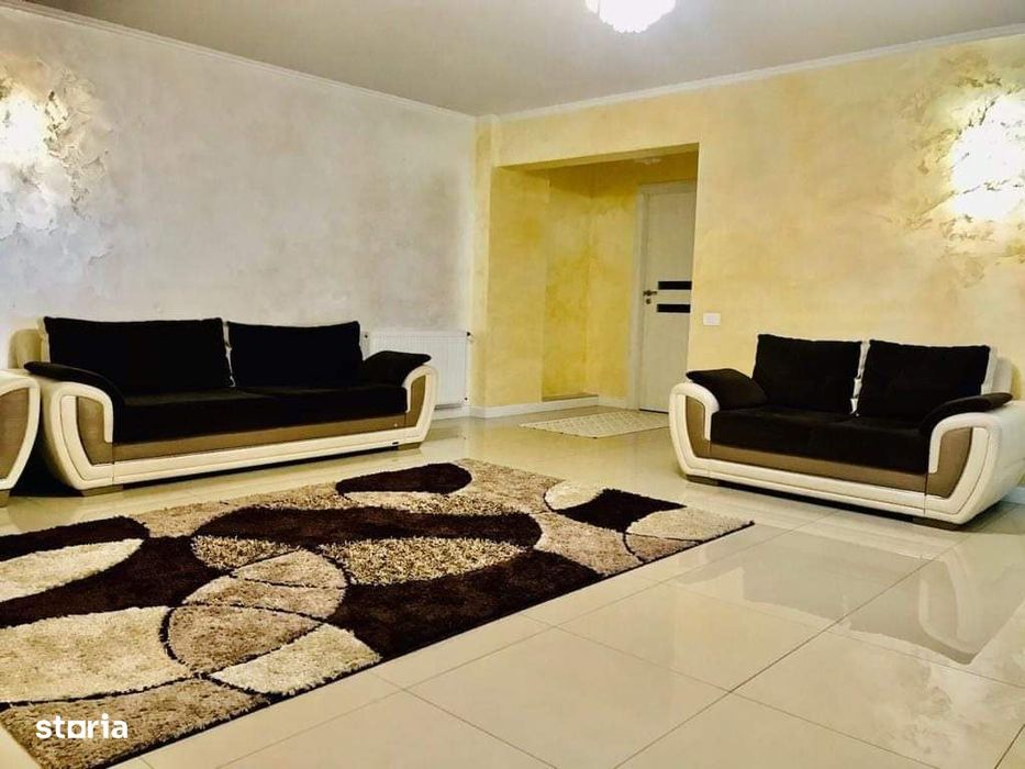 Apartament De Vânzare cu 3 Camere+ curte zona București-noi sec.1