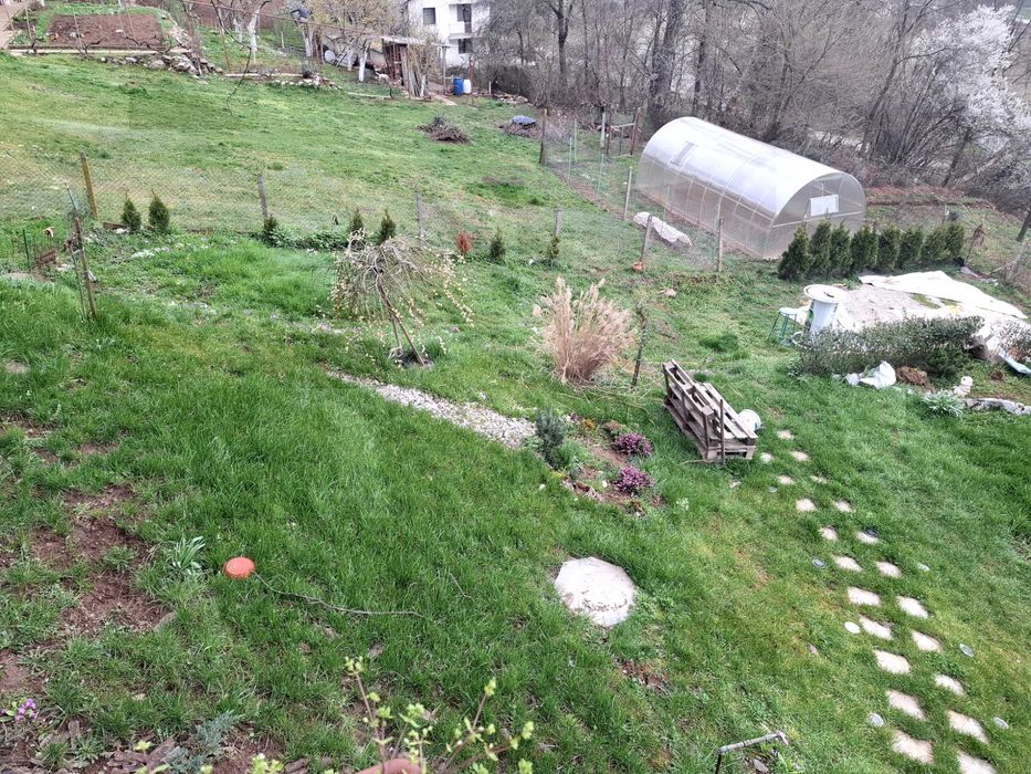 Продавам двуетажна къща