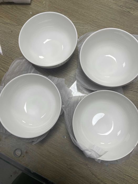 4 boluri albe, elegante