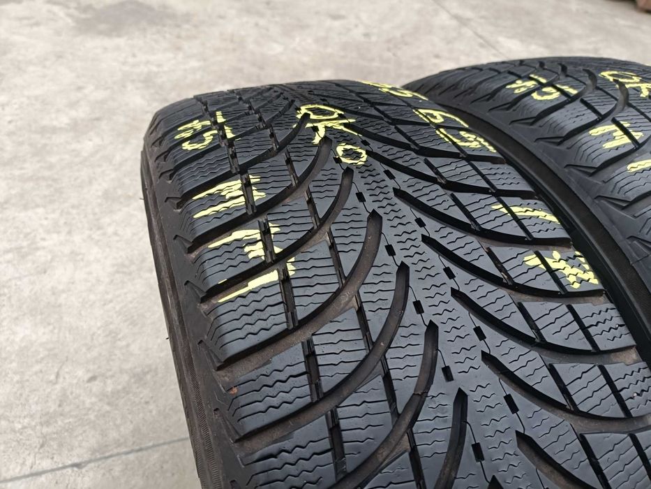 Doua anvelope iarna 235 65 17 michelin latitude alpin LA2 cu 7,5 mm