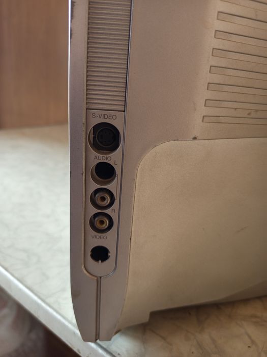 Продам цветной телевизор Rolsen