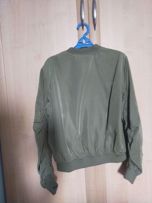 Ветровка женская