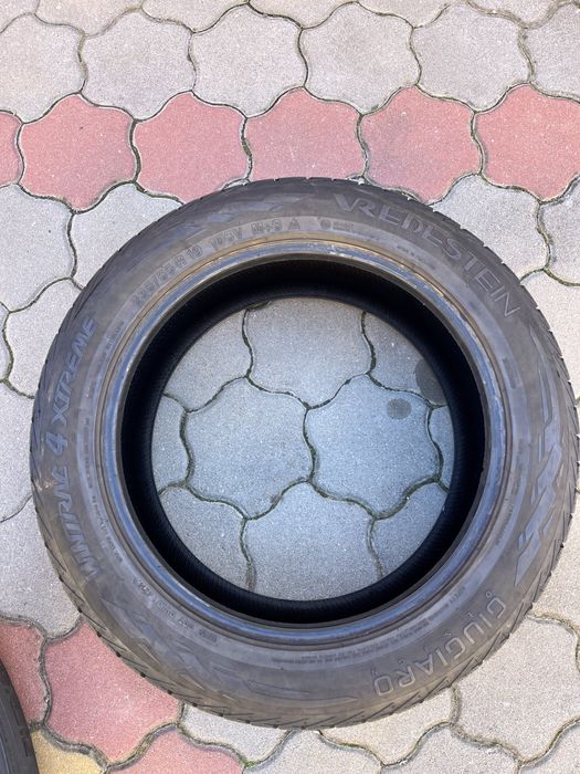 Vând anvelope Vredestein Giugiaro