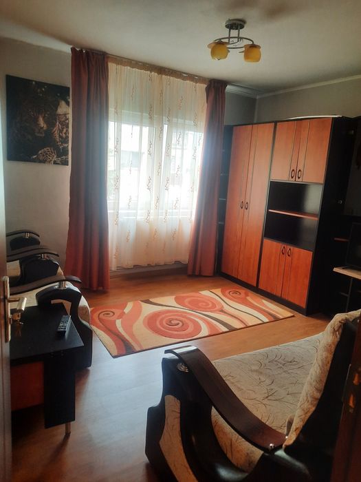 Inchiriez garsoniera Reghin