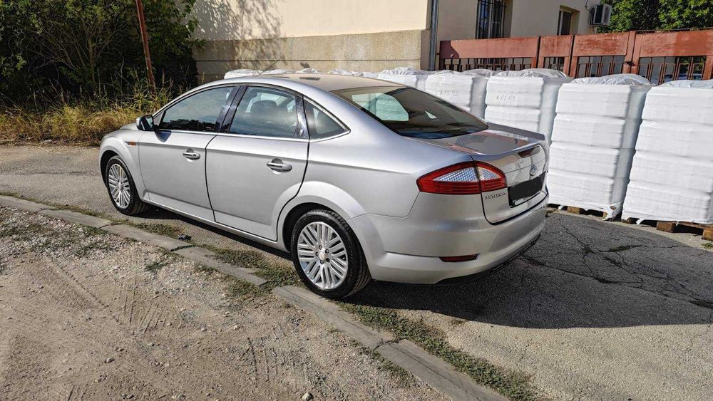 кола Ford mondeo