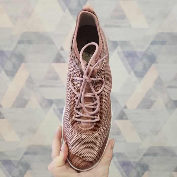 Кроссовки женские Geox