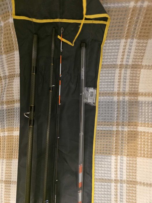 Vand 2 lansete feeder Team Feeder By Dome  in stare foarte buna folosi