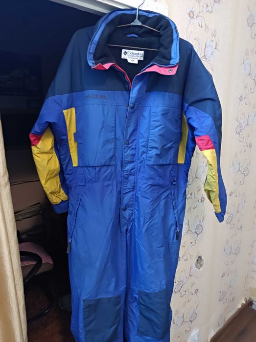 Продается лыжный комбинезон Colambia