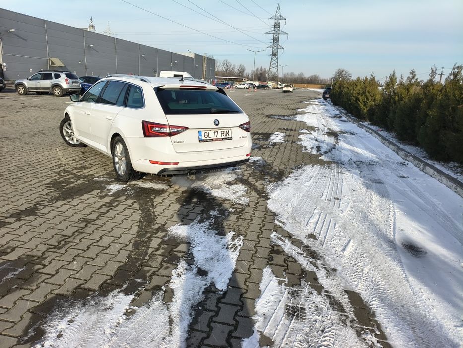 Vând Skoda Superb