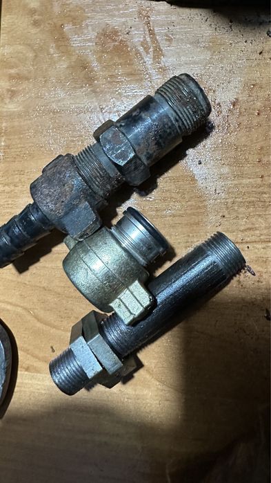 Штуцера разные на компрессор